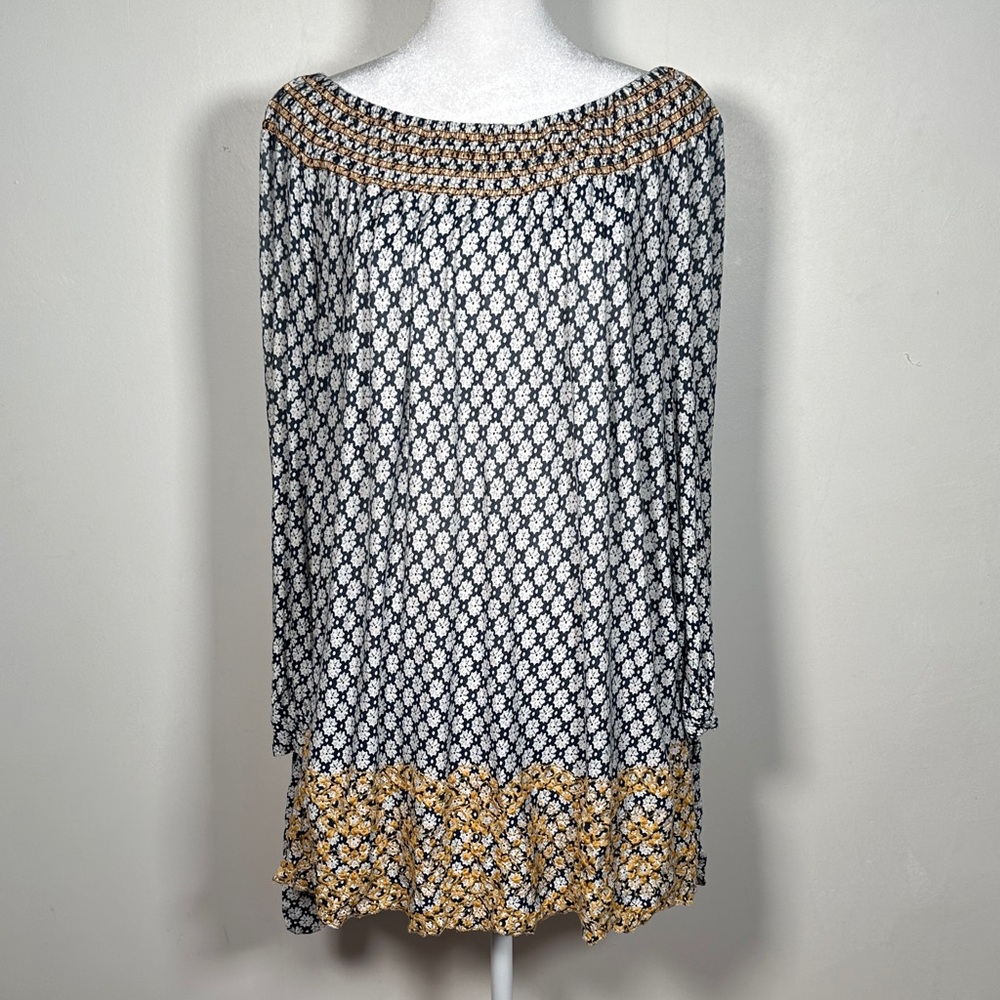 Fever blue/white/yellow round neck embroidered top, with sleeves size 1X